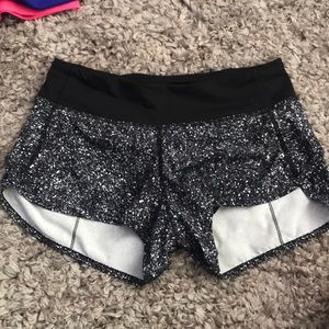 black and white speckled lululemon speed shorts